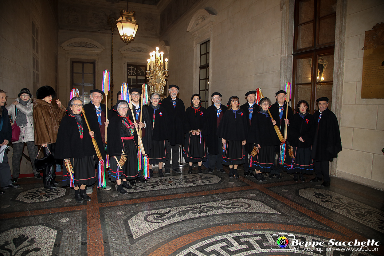 VBS_3510 - Investitura Ufficiale Gianduja e Giacometta Famija Turineisa - Carnevale di Torino 2024.jpg